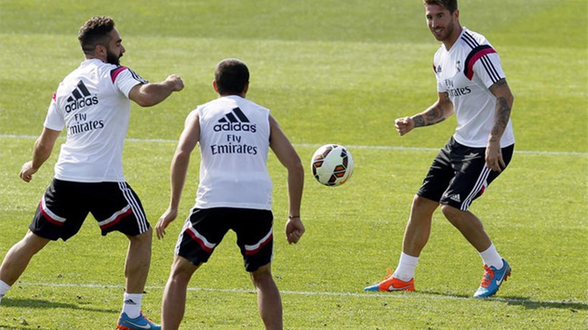 Sergio Ramos entrenando junto a sus compañeros antes de la lesión