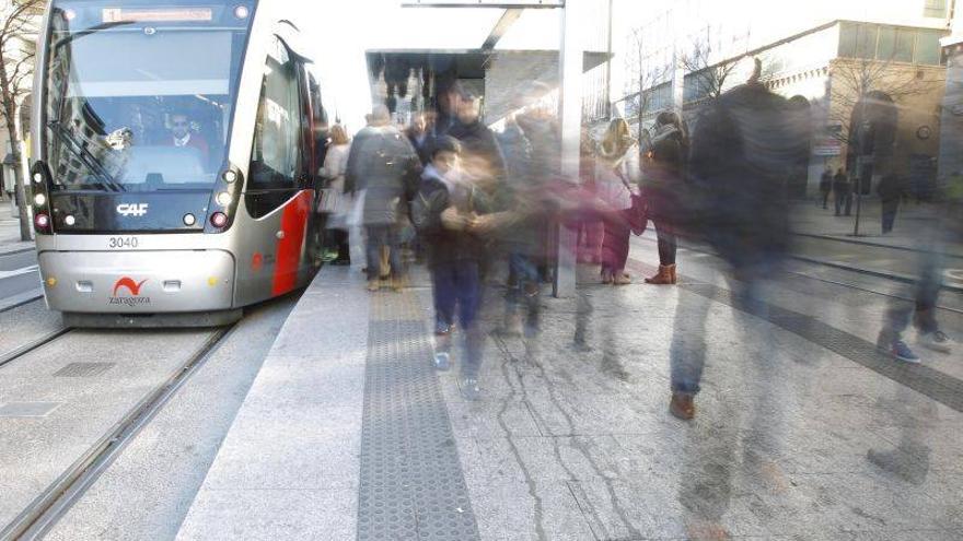 El tranvía supera la barrera de los 100.000 viajeros en día laborable