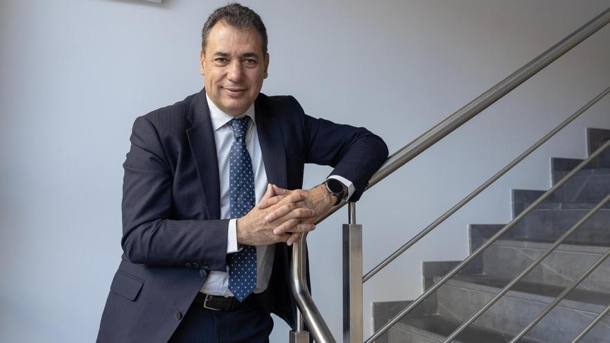 Benito Tesier, presidente del Clúster de Automoción y Movilidad de Aragón, en la sede de la CEOE Aragón.