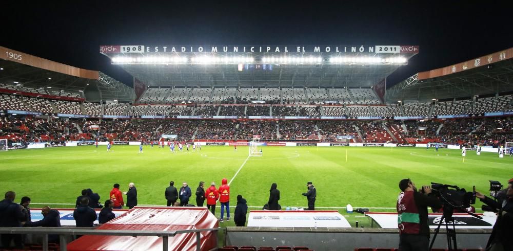 Entrenamiento de la selección española en El Molinón.