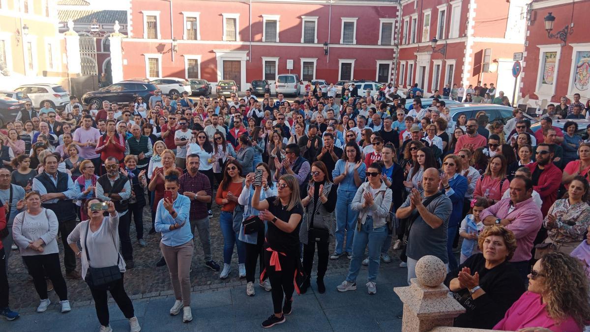 Concentración desarrollada el pasado domingo en apoyo de un vecino que fue detenido el sábado por la Policía Local.