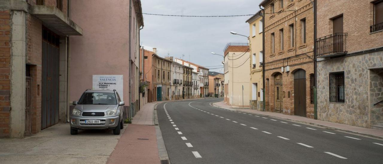 Torrebaja, uno de los municipios cuya travesía fue reasfaltada. | FERNANDO BUSTAMANTE