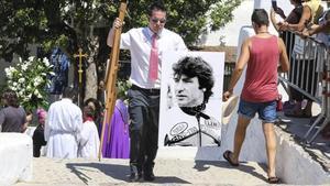 Un momento del funeral de Ángel Nieto, este sábado en Eivissa.