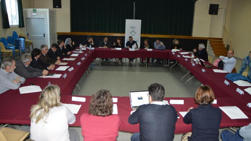 Foto del darrer consell d&#039;alcaldes del Berguedà a Montmajor