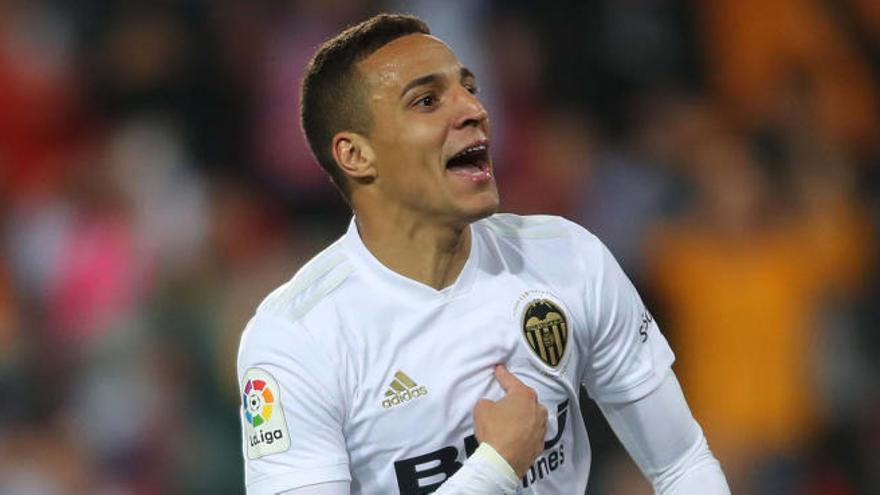 Rodrigo y el Valencia CF, condenados a entenderse