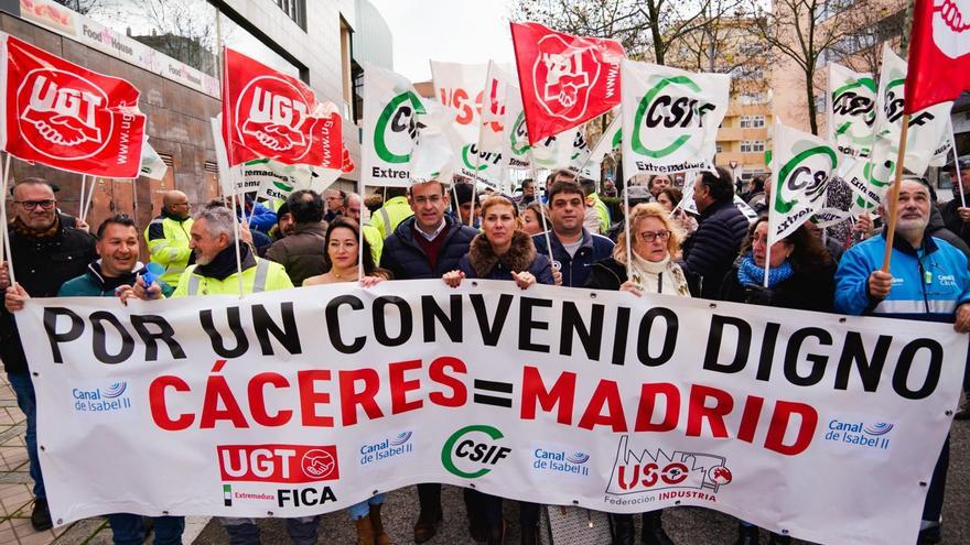 Sexta protesta de empleados de Canal en Cáceres, a la que se suman PP y Cs