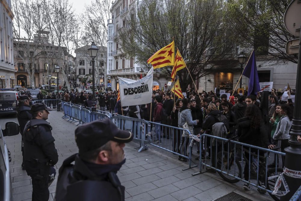 Protest in Palma gegen Festnahme von Puigdemont