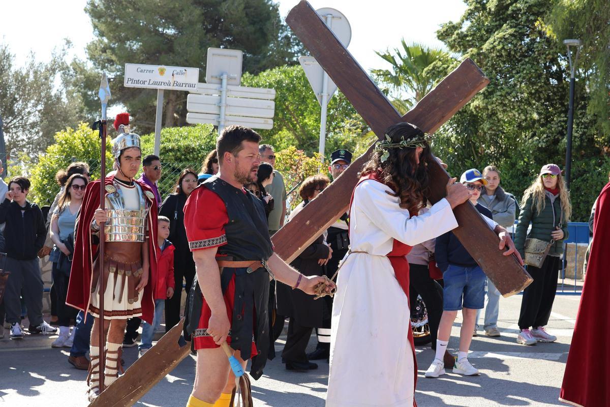 Galería: imágenes del vía crucis de Santa Eulària