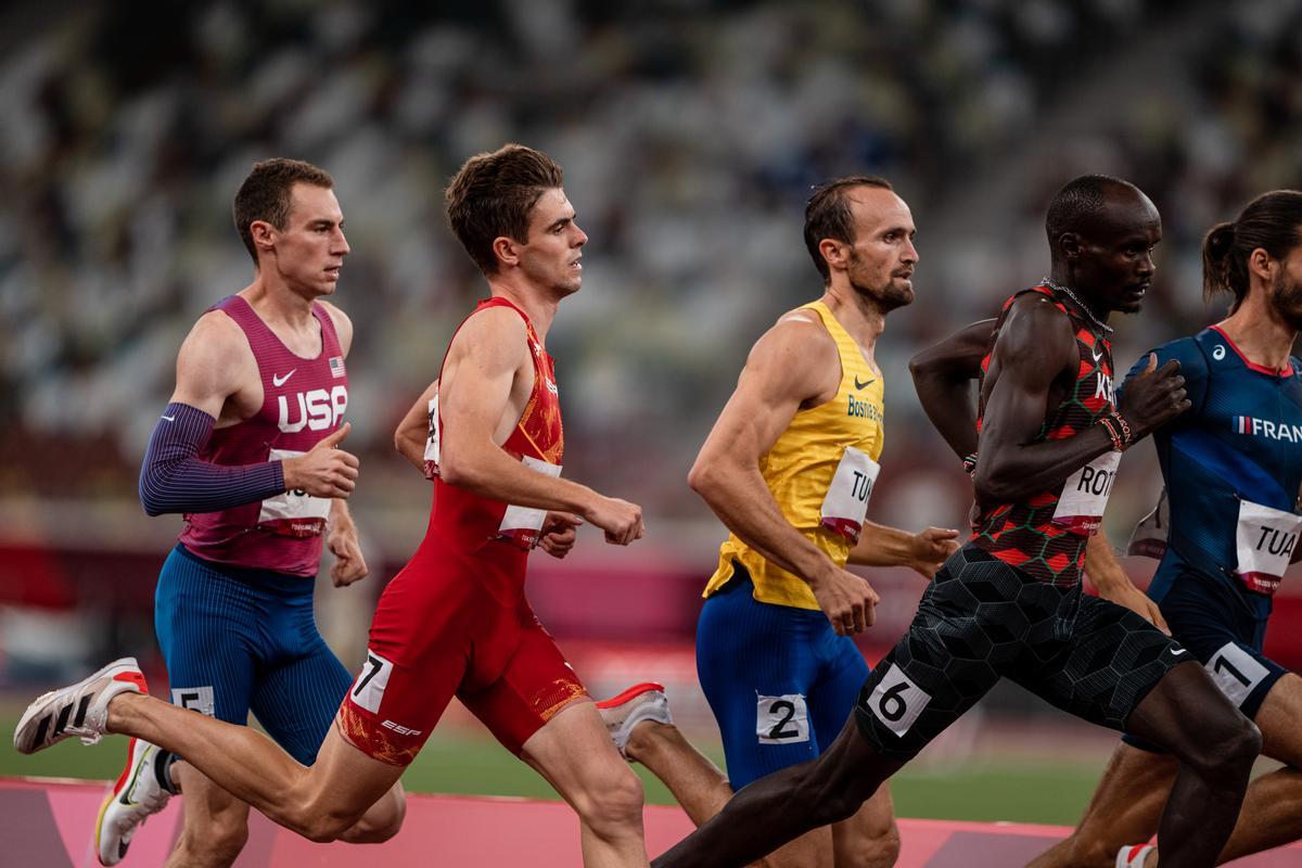 Asier Martínez, a la final de 110 m tanques, i Adrian Ben, cinquè en la de 800 m Asier Martínez, a la final de 110 m tanques, i Adrian Ben, cinquè en la de 800 m