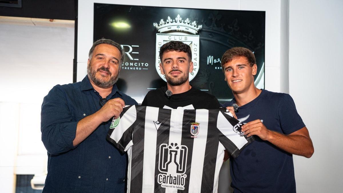Javier Peña, Edu López y Julen Agirre durante su presentación.