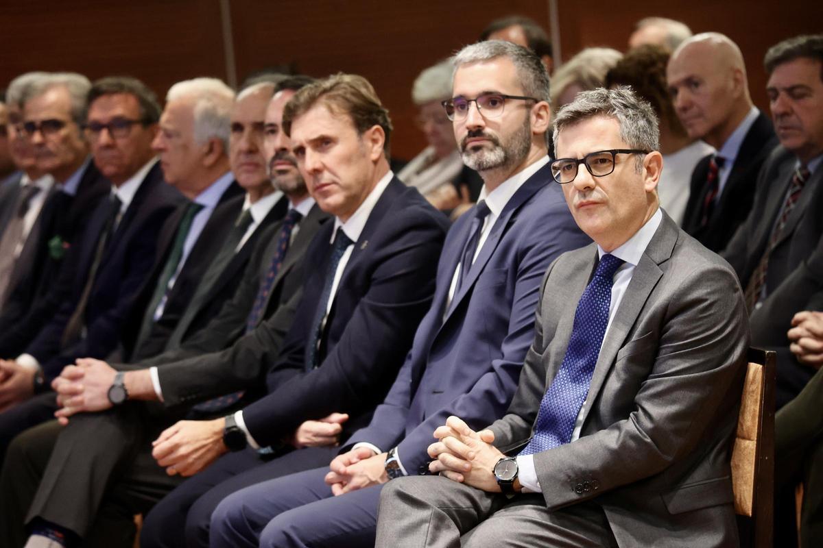 Félix Bolaños junto al delegado del Gobierno, Francisco Lucas,, en su visita a Murcia