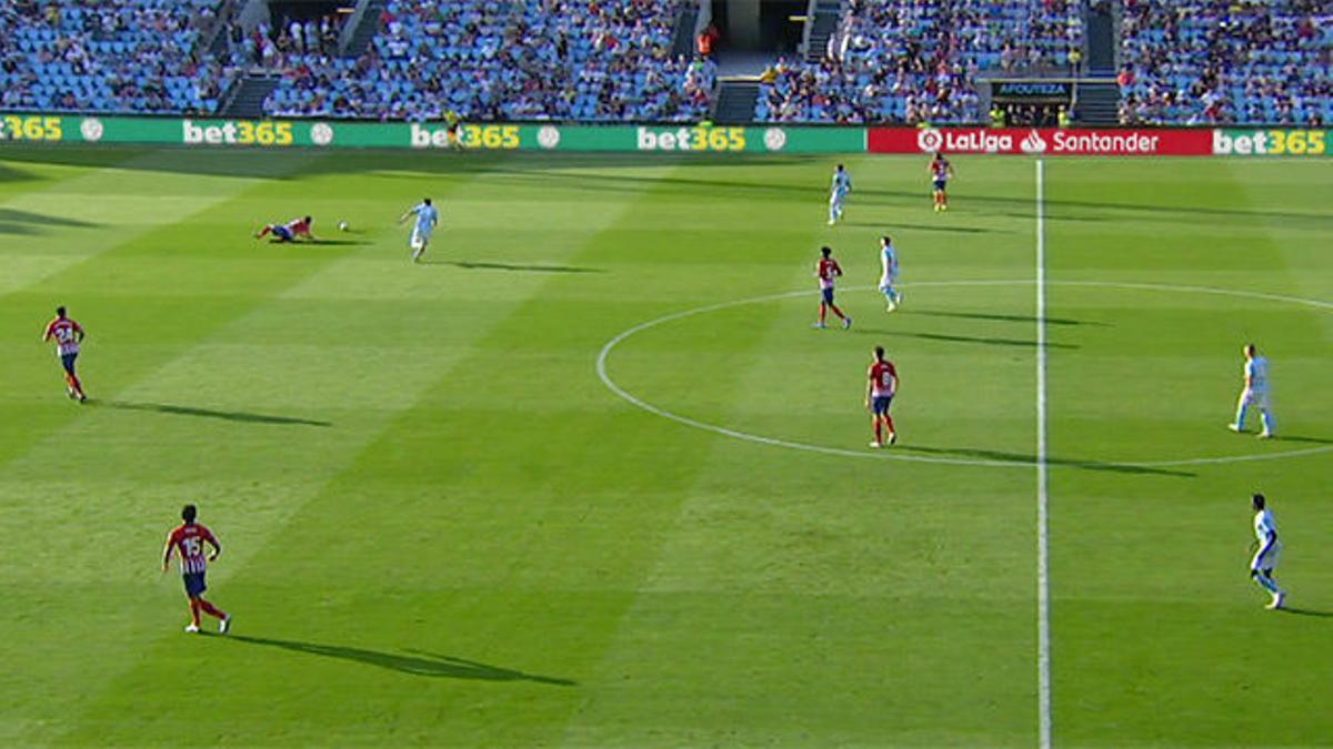 El resbalón de Godín provocó el primer gol del Celta - LALIGA