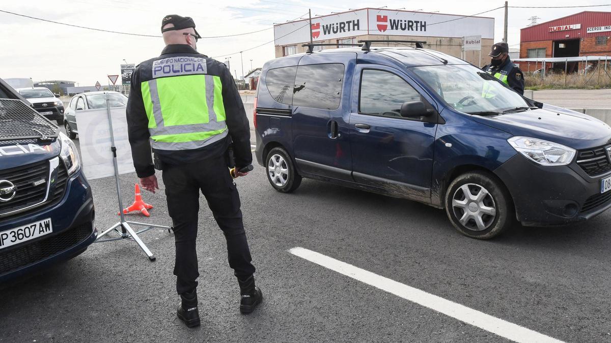 Control de la Policía Nacional en León.