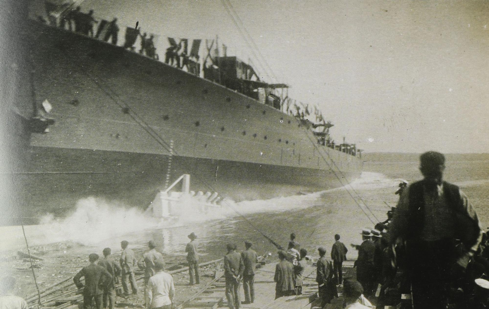 Una travesía fotográfica al pasado de la Marina española de casi cien años de navegación