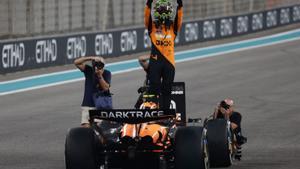 Norris venç a Abu Dhabi i McLaren es corona per equips
