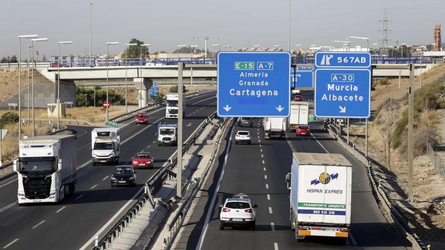 Las constructoras proponen un peaje a las autovías.