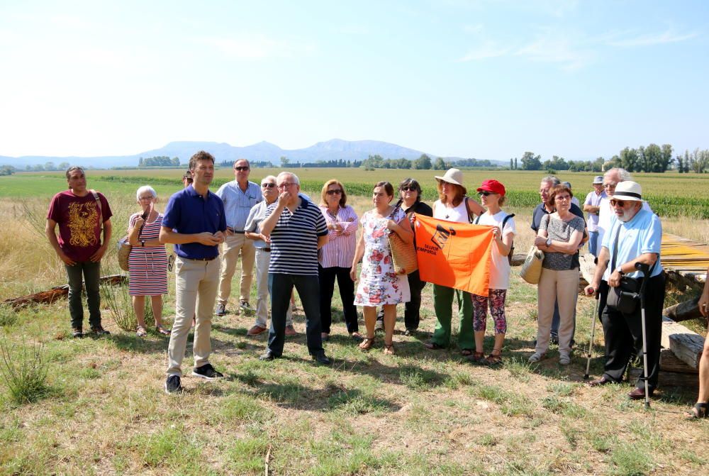 Acte per escenificar l'acord de compra dels terrenys de Vilanera a l'Escala