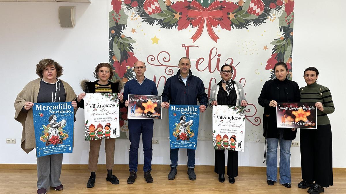 Por la izquierda, Magetti Pelaéz, Beatriz Pérez, Alberto García, Juan Vicente Suárez, Mónica Alonso, Julia López e Inés Rodríguez, en la presentación de la campaña promocional.