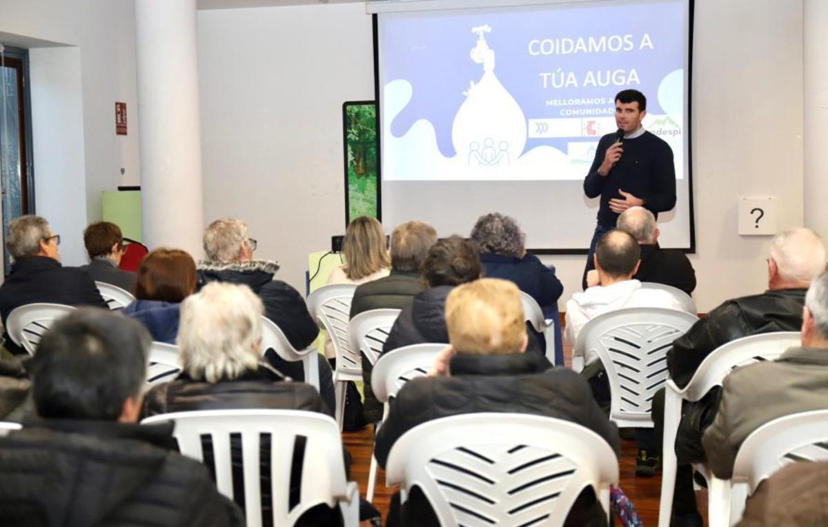 Charlas sobre traídas vecinales en el MOME |