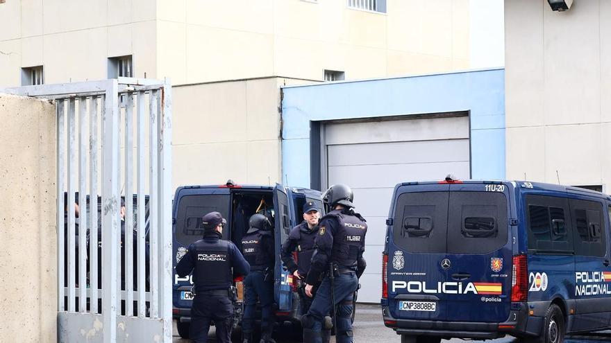 Vídeos | Varios jóvenes se amotinan en un centro de menores de Zaragoza y obligan a intervenir a la Policía