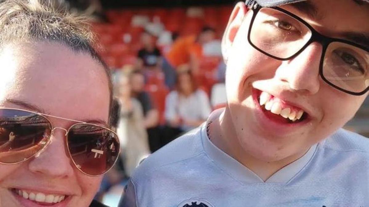 Siempre que puede, Cristóbal aprovecha para ver a su Valencia en Mestalla