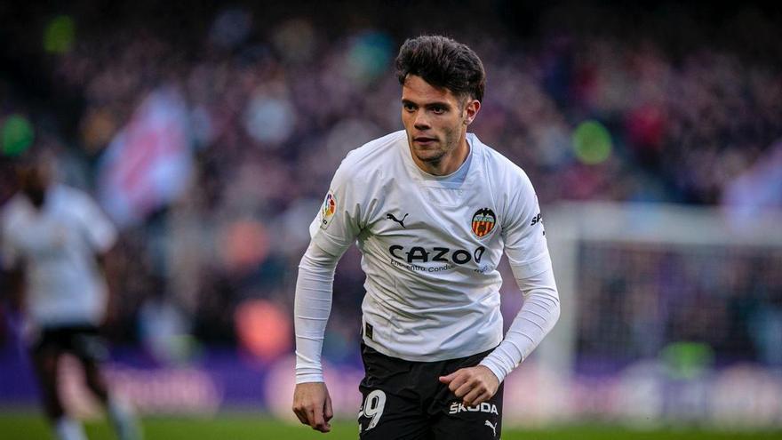 La llegada de Sergi Canós al Valencia acerca a Fran Pérez al Elche