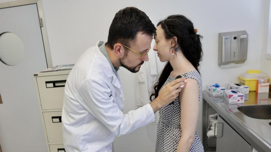 Javier Ruiz, dermatólogo del Hospital Reina Sofía en Murcia: 