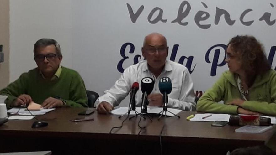 Los padres exigen a Marzà medidas para sustituir los profesores que faltan en Alicante