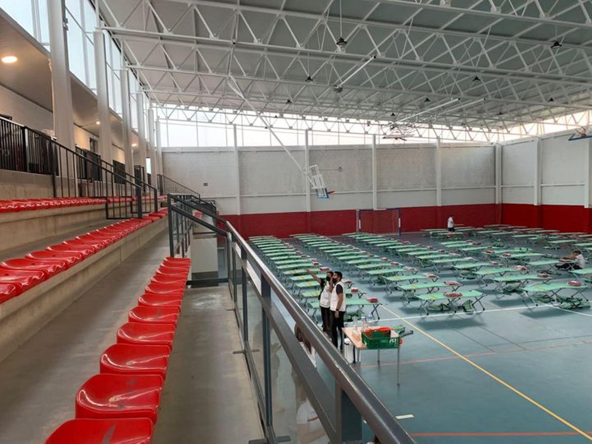 Polideportivo de Montehermoso, antes de la llegada de los evacuados por el fuego de Las Hurdes.