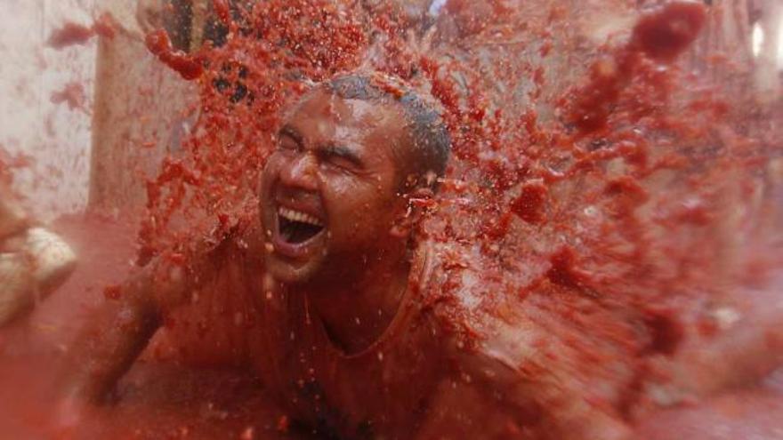 La batalla de los tomates vuelve a la calle