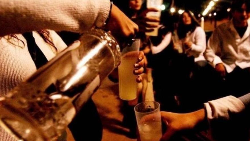 Más de 26.000 gallegos de 14 a 18 años mezclan alcohol con bebidas energéticas