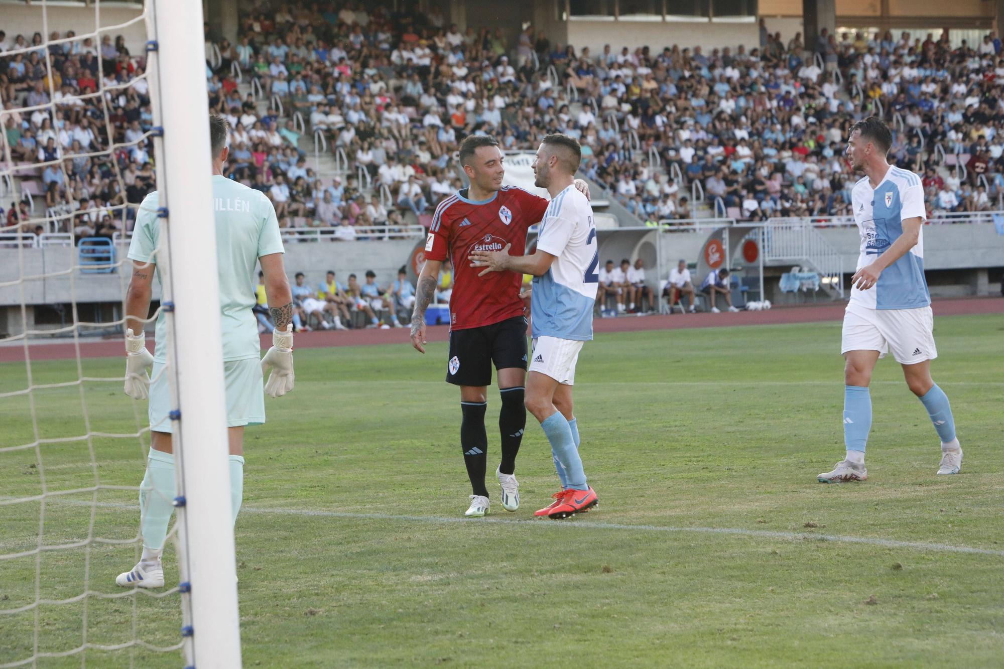 El Celta Golea al Compos en el ansiado choque amistoso