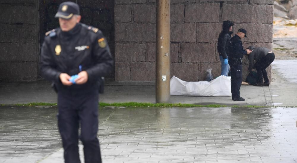 Hallado un cadáver en unas rocas junto al Milleniu