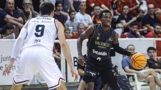 TJ Shorts lidera a Valencia Basket hacia la primera victoria de la 'era Xavi Albert'