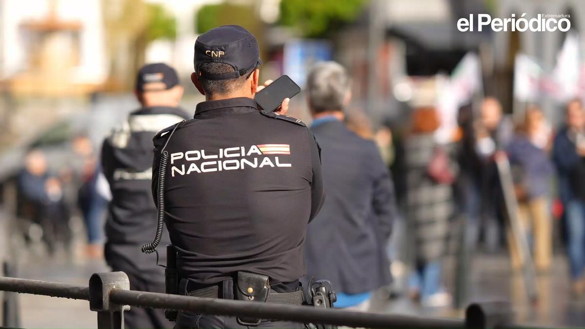 VIDEO | Primera huelga de empleados públicos de la Junta por la equiparación salarial