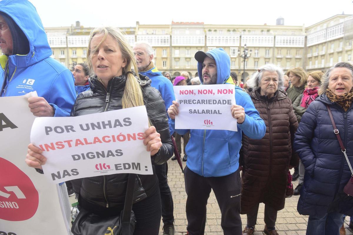 Manifestación de los trabajadores de las escuelas deportivas municipales