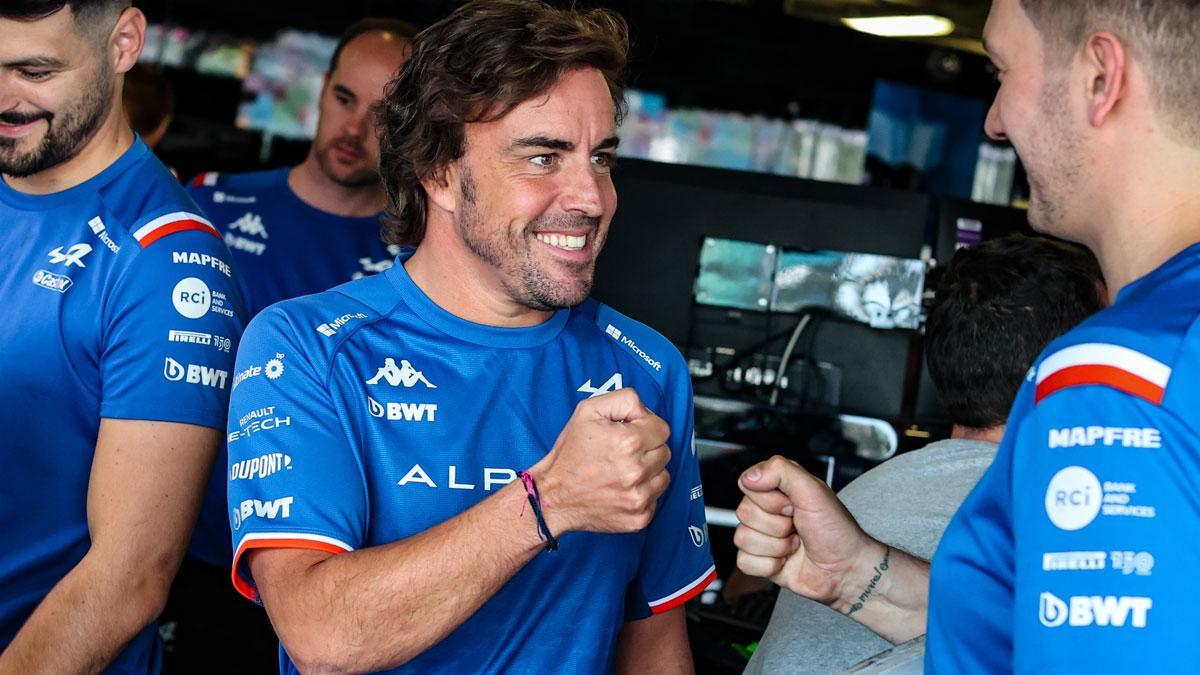 Alonso, en el box de Alpine en Canadá