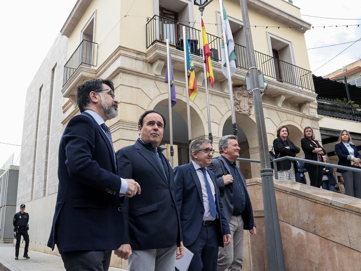Llorca, Rovira y Martínez Mus acuden al pleno del Consell en Sant Vicent del Raspeig, al final de marzo.