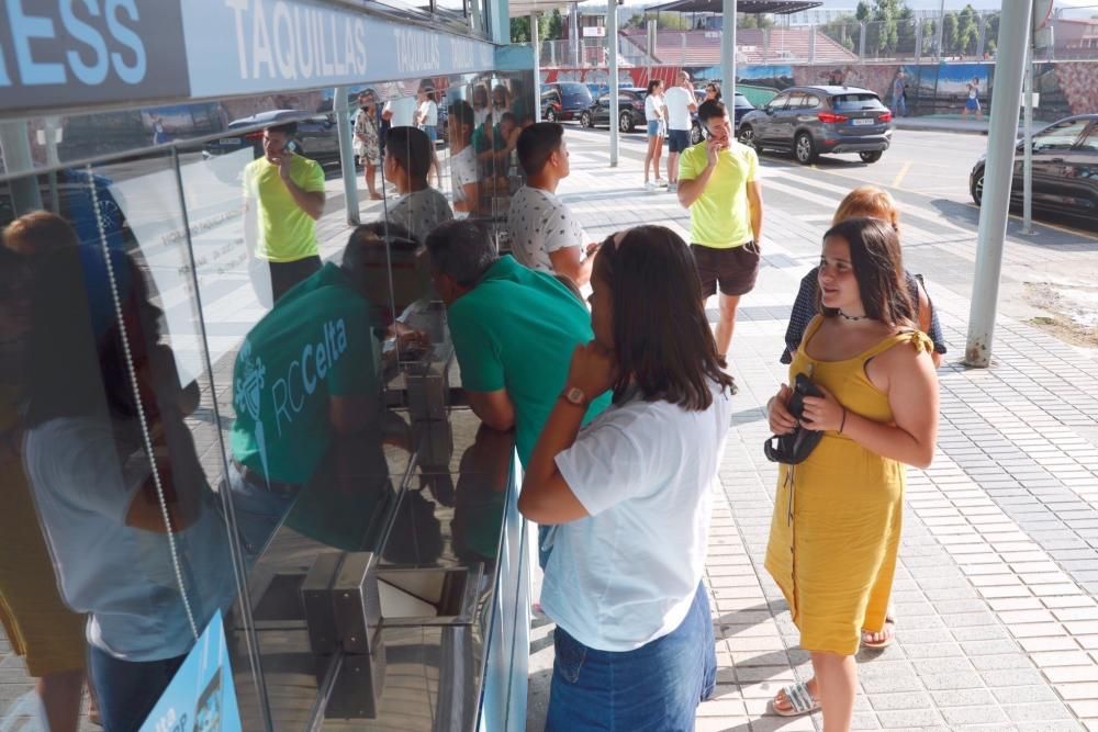 Colas en Balaídos para hacerse con una entrada para el Celta - Real Madrid