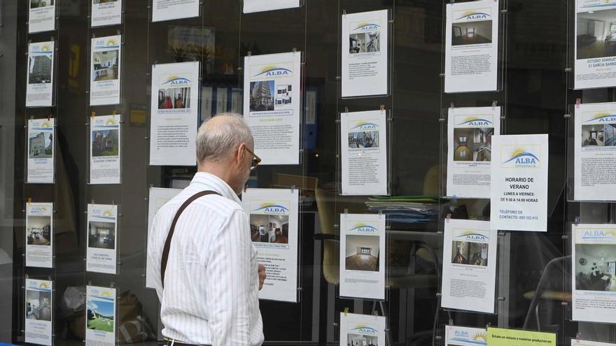 En cuatro de cada 10 viviendas en alquiler en Galicia piden al menos 900 euros al mes y las de más de 1.200 euros se duplican desde 2022