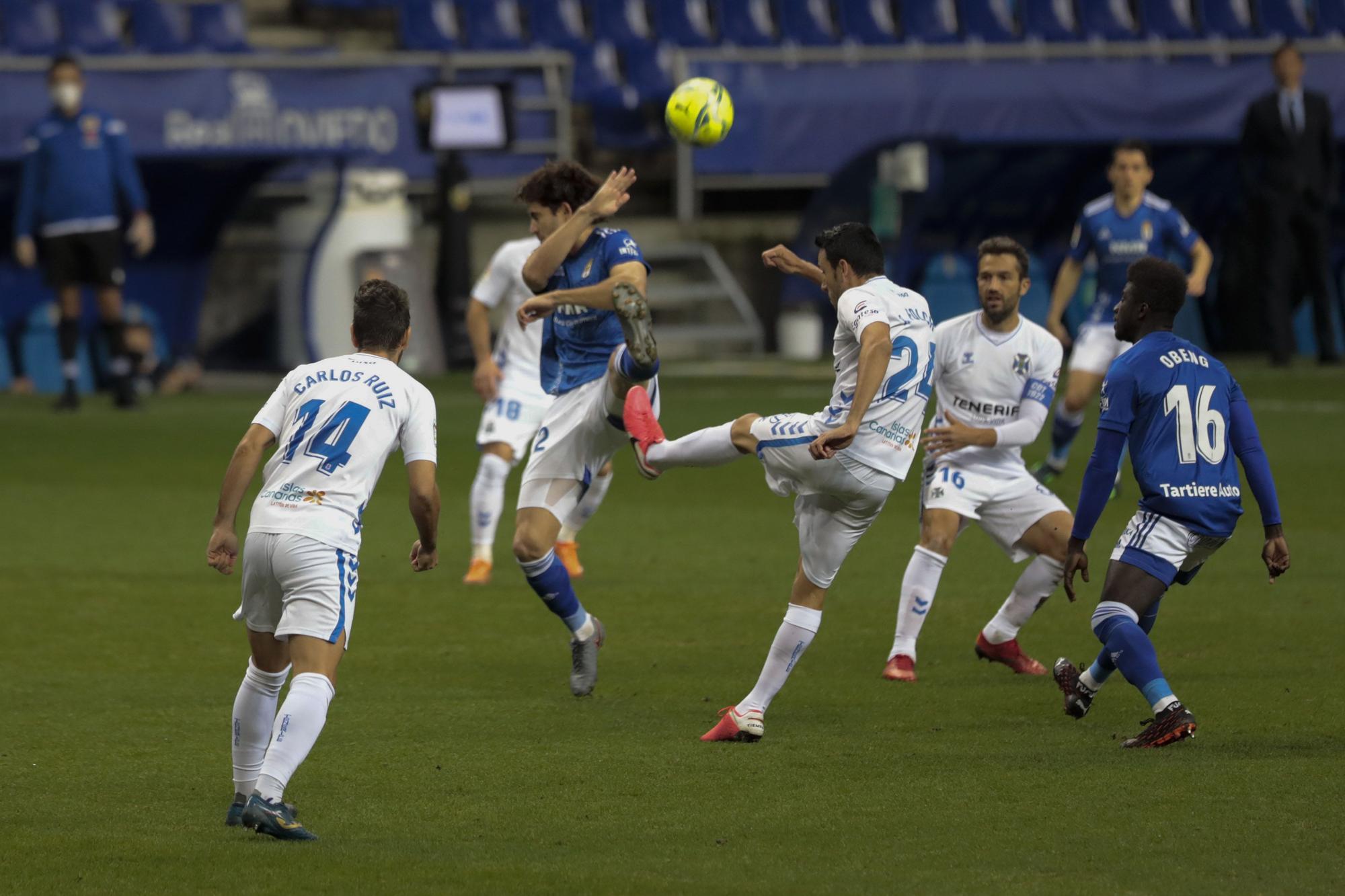 El partido del Oviedo ante el Tenerife, en imágenes