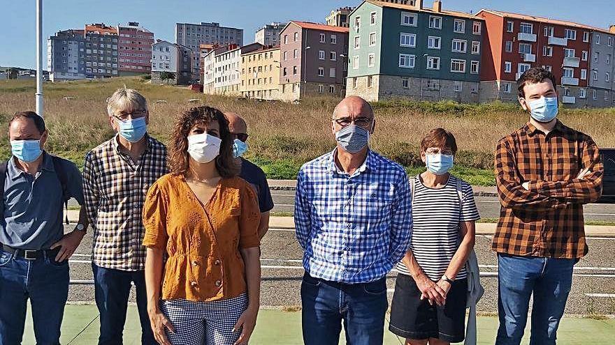 Francisco Jorquera y Avia Veira, ayer, en el solar.