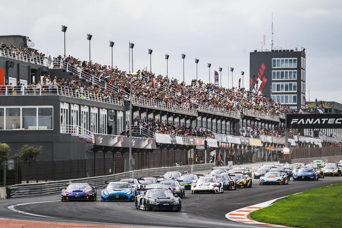 Salida de la primera carrera de GT