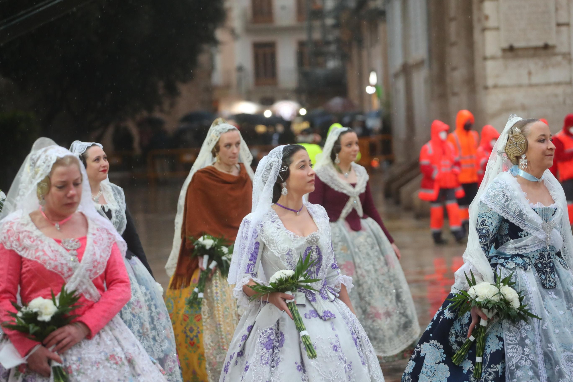 Búscate en el primer día de ofrenda por la calle de la Paz (entre las 18:00 a las 19:00 horas)