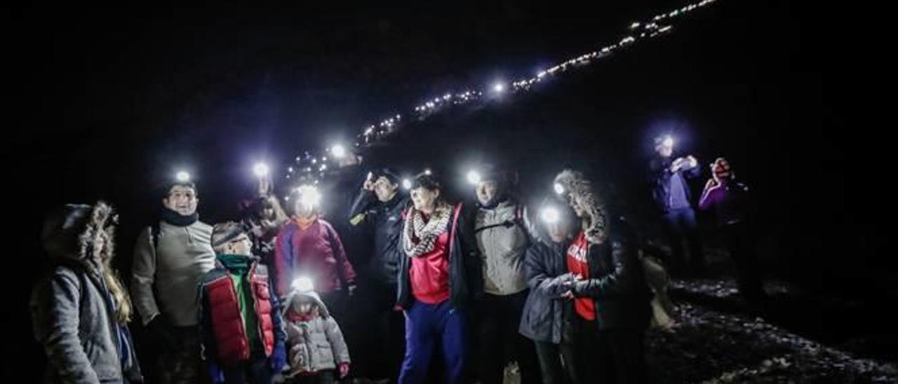 Bajada con las antorchas de leds realizada el pasado 5 de enero.