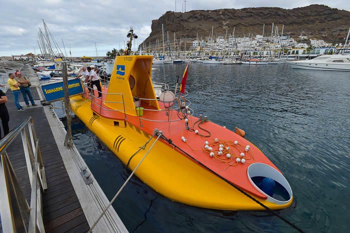 Submarine Aventure, submarino de uso turístico ...