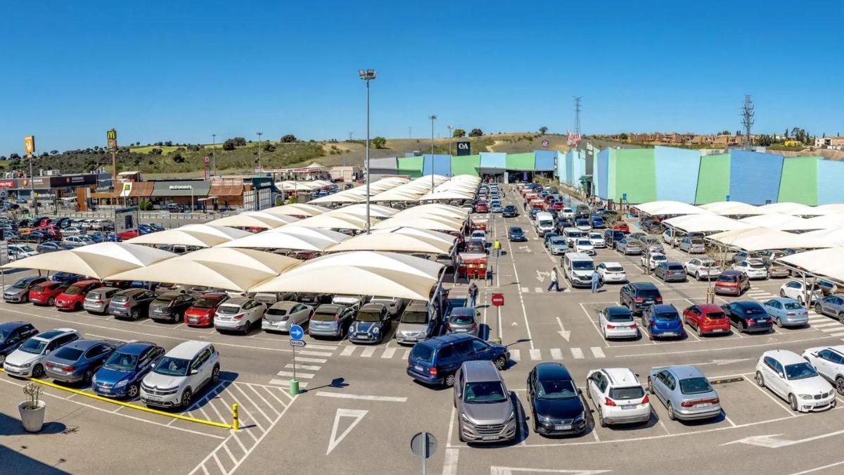 Atraco a punta de pistola en una tienda del Parque Comercial Abadía de Toledo