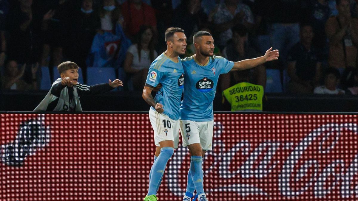 Los jugadores del Celta celebran un gol.