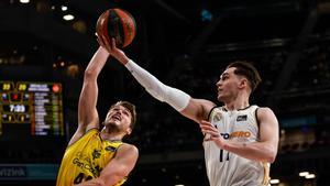 Hezonja en una acción de penetración ante Gran Canaria