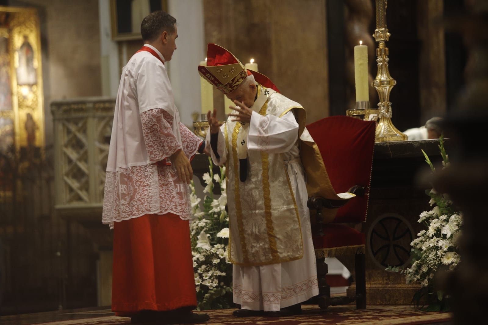 El cardenal Antonio Cañizares celebra el Te Deum y la misa del 9 d'Octubre